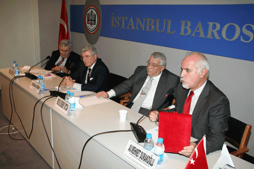 Hukukla Yüzleşmek