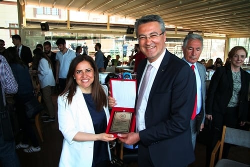 Türkiye’De Avukat Olmak Çok Kolay
 - 42