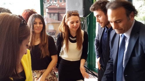 32. Dönem Hukuk İngilizcesi Ve Terminolojisi Derslerini Tamamlayanlara Katılım Belgeleri Verildi 
 - 8