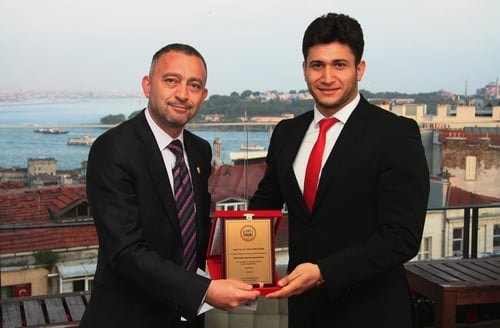 Kurgusal Duruşma Yarışmasında Bölge Birincisi Olan İstanbul Barosu Takımı Baro Yönetimince De Ödüllendirildi
 - 9