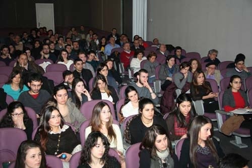 İstanbul Barosu Dış İlişkiler Merkezi Tarafından Düzenlenen
“Sınırlar Ve Sığınmacılar: Bir Suriye Örneği “ Konulu Toplantı Yapıldı - 65