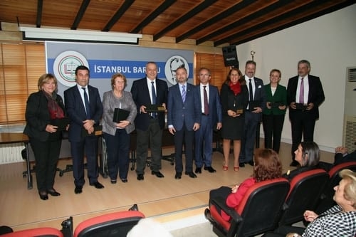 Baro Yönetiminden Ayrılanlara Anı Plaketi Verildi