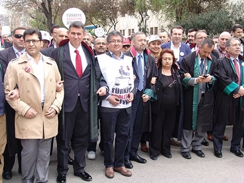 Türkiye Adaletini Arıyor Yürüyüşü Ertelendi
 - 3