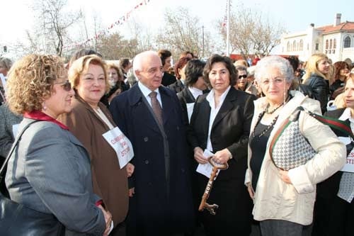 Kadınlara Seçme Ve Seçilme Hakkı 
Verilmesinin 72. Yıldönümü Kutlandı
 - 3