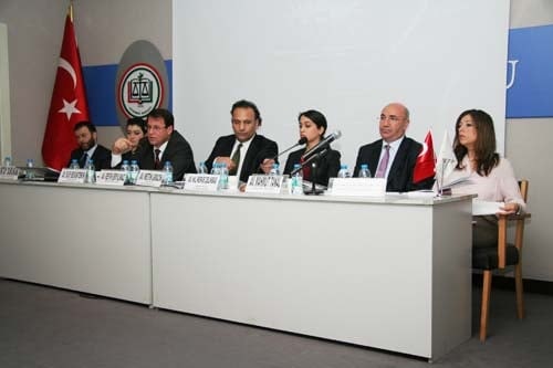 İstanbul Barosu Dış İlişkiler Merkezi Tarafından Düzenlenen
“Sınırlar Ve Sığınmacılar: Bir Suriye Örneği “ Konulu Toplantı Yapıldı - 57