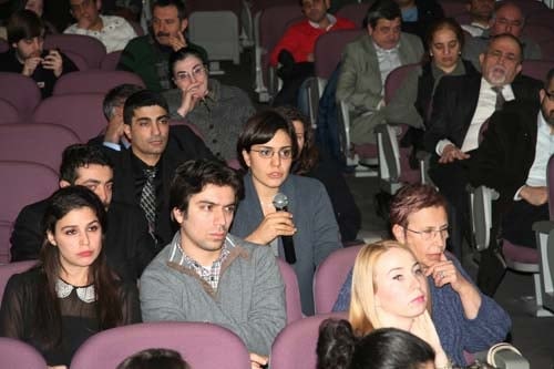 İstanbul Barosu Dış İlişkiler Merkezi Tarafından Düzenlenen
“Sınırlar Ve Sığınmacılar: Bir Suriye Örneği “ Konulu Toplantı Yapıldı - 95
