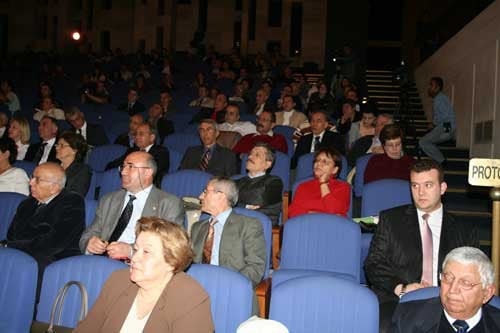 Anayasanın Cumhurbaşkanı Seçiminde
Uzlaşmayı Örgördüğü Bildirildi
 - 9