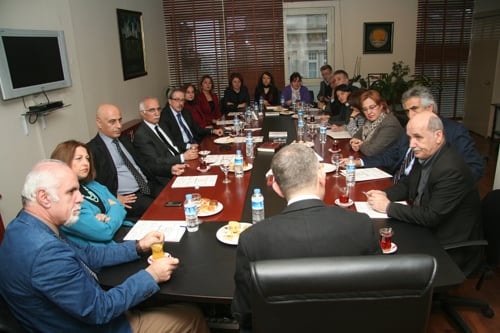 İzmir Barosu Yönetiminden 
İstanbul Barosuna Destek - 50