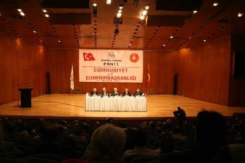 Anayasanın Cumhurbaşkanı Seçiminde
Uzlaşmayı Örgördüğü Bildirildi
 - 11