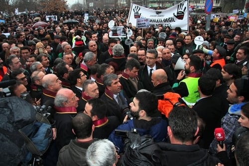 Polis Devleti Değil Hukuk Devleti

 - 85