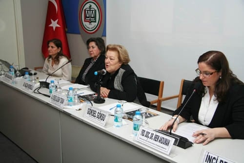 Kadına Şiddet Durmak Bilmiyor

 - 34