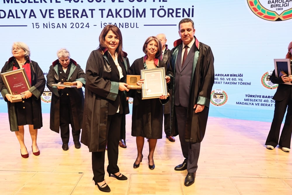 Meslekte 40, 50 ve 60 Yılını Dolduran Meslektaşlarımıza Plaket Verildi - 258