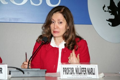 Töre Ve Kadın Cinayetleri
Feodal Yapıdan Kaynaklanıyor
 - 16