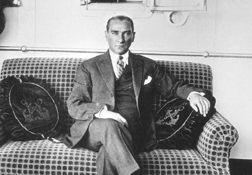 Yüce Önder Atatürk’Ü Saygı İle Anıyoruz...