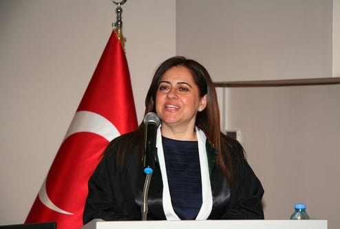 Türkiye’De Avukat Olmak Çok Kolay
 - 15