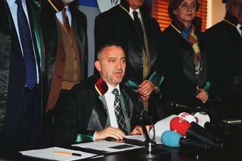 Hiç Bir Tehdit Bizi Hukuk Devleti Ve Demokrasiyi Savunmaktan Alıkoyamaz
 - 5