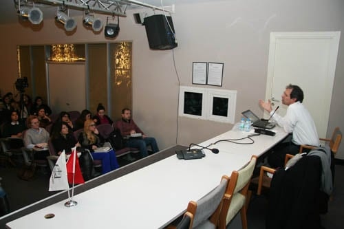 Kadın Hakları Ve Aile İçi Şiddet Semineri Devam Ediyor

 - 61