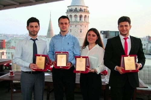 Kurgusal Duruşma Yarışmasında Bölge Birincisi Olan İstanbul Barosu Takımı Baro Yönetimince De Ödüllendirildi
 - 18