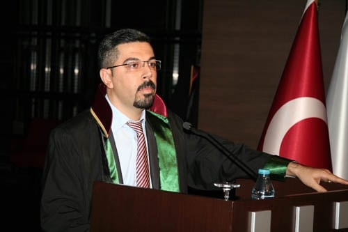 İstanbul Barosu Olağanüstü Genel Kurul Kararı: ‘Başkan Ve Yönetim Kurulu Görevinin Başındadır. İrademize Sahip Çıkıyoruz”

 - 48