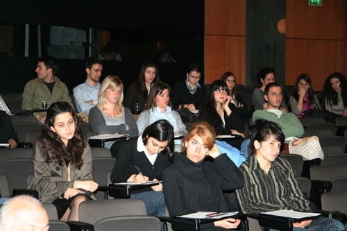 Ab Hukuku İlkelerinin 
Üçüncü Ülkelere Etkisi Ve 
Türk Avukatların Serbest Dolaşımı - 24