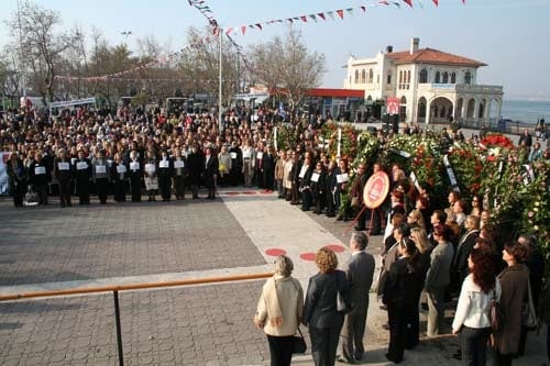 Kadınlara Seçme Ve Seçilme Hakkı 
Verilmesinin 72. Yıldönümü Kutlandı
 - 1