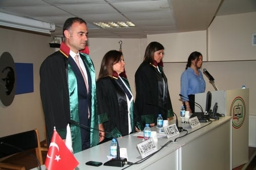 Türkiye’De Avukat Olmak Çok Kolay
 - 6
