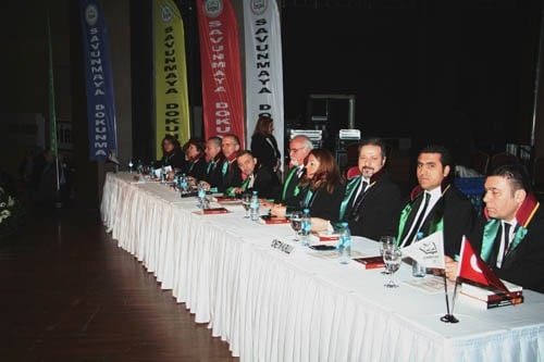 İstanbul Barosu Olağanüstü Genel Kurul Kararı: ‘Başkan Ve Yönetim Kurulu Görevinin Başındadır. İrademize Sahip Çıkıyoruz”

 - 17