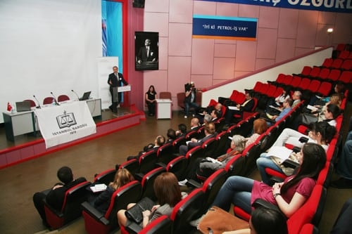 Sosyal Ağlar Ve İnternet Özgürlükçü Anlayışla Düzenlenmeli