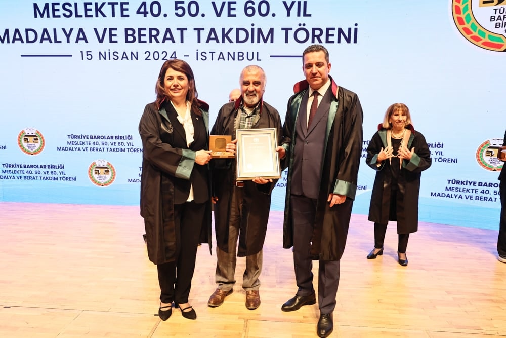 Meslekte 40, 50 ve 60 Yılını Dolduran Meslektaşlarımıza Plaket Verildi - 307