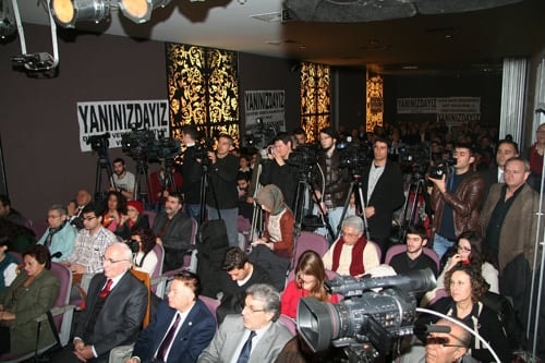 Baroya Karşı Hukuksuzlukların, Sindirme Ve Yıldırma Girişimlerinin Yoğunlaşması Üzerine İstanbul Barosu Yönetim Kurulu Olağanüstü Genel Kurul Kararı Aldı
 - 13