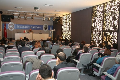 Prof. Dr. Av. Erdener Yurtcan:
“Ceza Avukatı Özgürlük Mücadelesi Verir” - 17