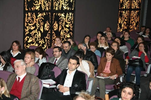 Kadın Hakları Ve Aile İçi Şiddet Semineri Devam Ediyor

 - 69