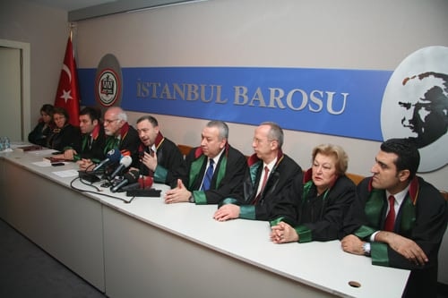 Baroya Karşı Hukuksuzlukların, Sindirme Ve Yıldırma Girişimlerinin Yoğunlaşması Üzerine İstanbul Barosu Yönetim Kurulu Olağanüstü Genel Kurul Kararı Aldı
 - 43