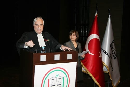 İstanbul Barosu Olağanüstü Genel Kurul Kararı: ‘Başkan Ve Yönetim Kurulu Görevinin Başındadır. İrademize Sahip Çıkıyoruz”

 - 33