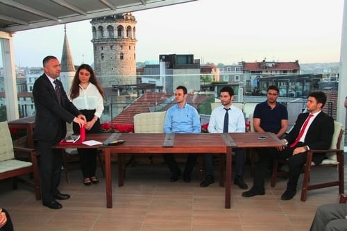 Kurgusal Duruşma Yarışmasında Bölge Birincisi Olan İstanbul Barosu Takımı Baro Yönetimince De Ödüllendirildi
 - 4