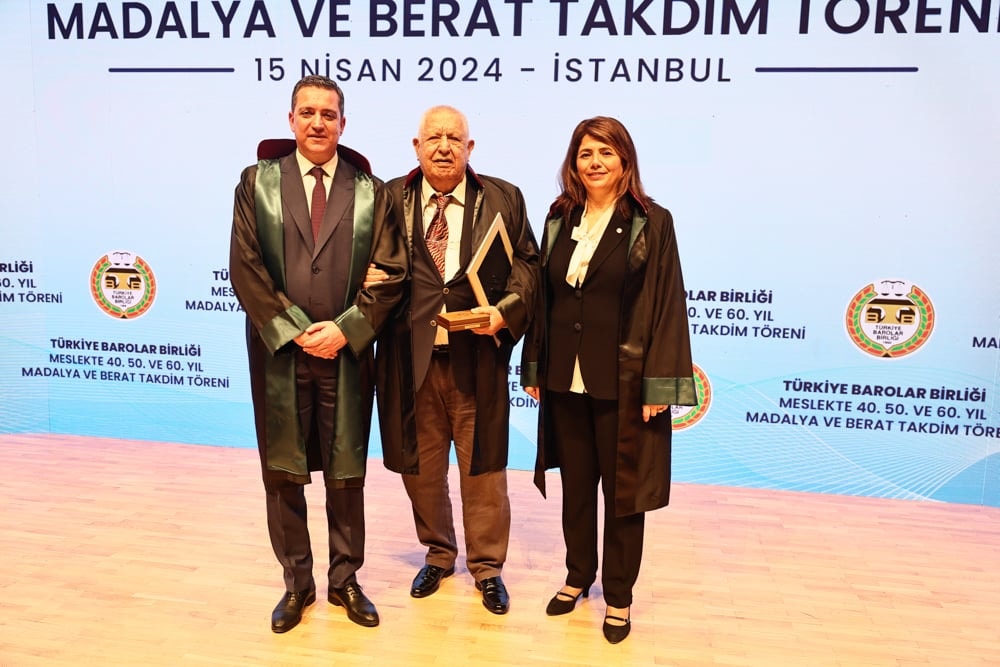 Meslekte 40, 50 ve 60 Yılını Dolduran Meslektaşlarımıza Plaket Verildi - 161