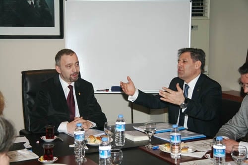 Eskişehir Barosu Yönetiminden İstanbul Barosuna Destek

 - 8