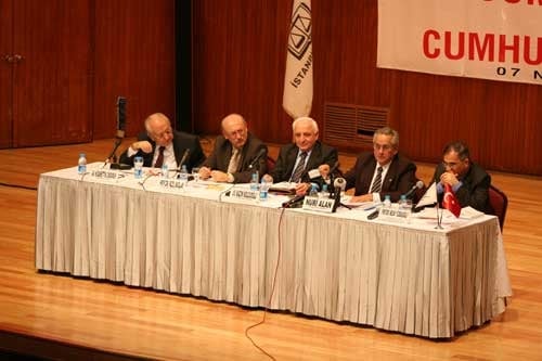 Anayasanın Cumhurbaşkanı Seçiminde
Uzlaşmayı Örgördüğü Bildirildi
 - 2