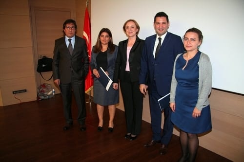 Üçüncü Yılında Kentsel Dönüşüm Uygulamaları
 - 48