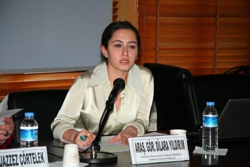 Hukuk Felsefesi Açısından Hukuk Ve Şiddet - 18