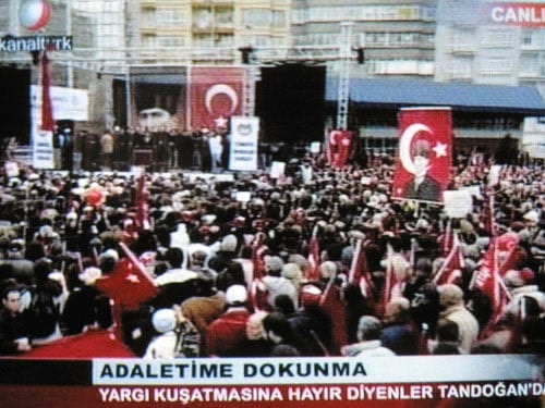 Yargıyı Siyasallaştırma Girişimine
Toplumsal Tepki  - 2
