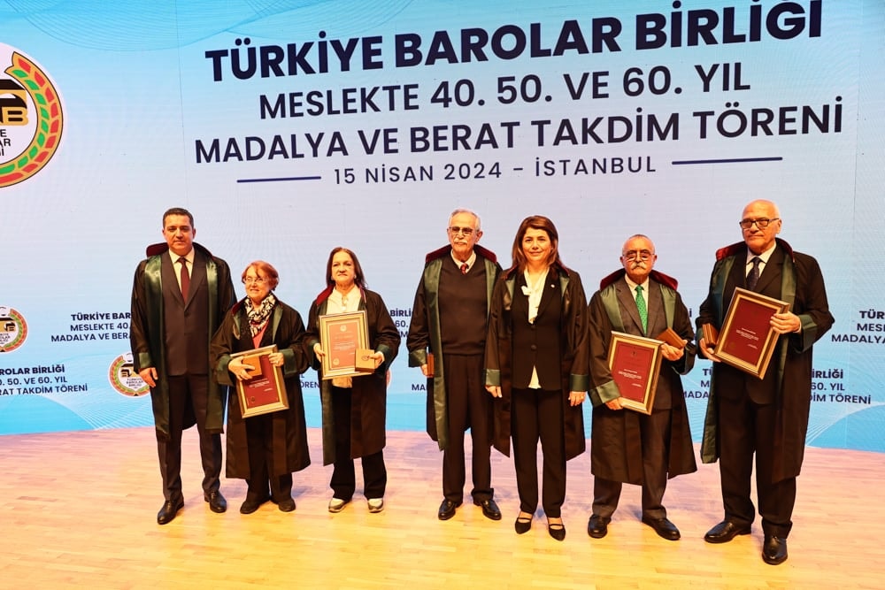 Meslekte 40, 50 ve 60 Yılını Dolduran Meslektaşlarımıza Plaket Verildi - 179
