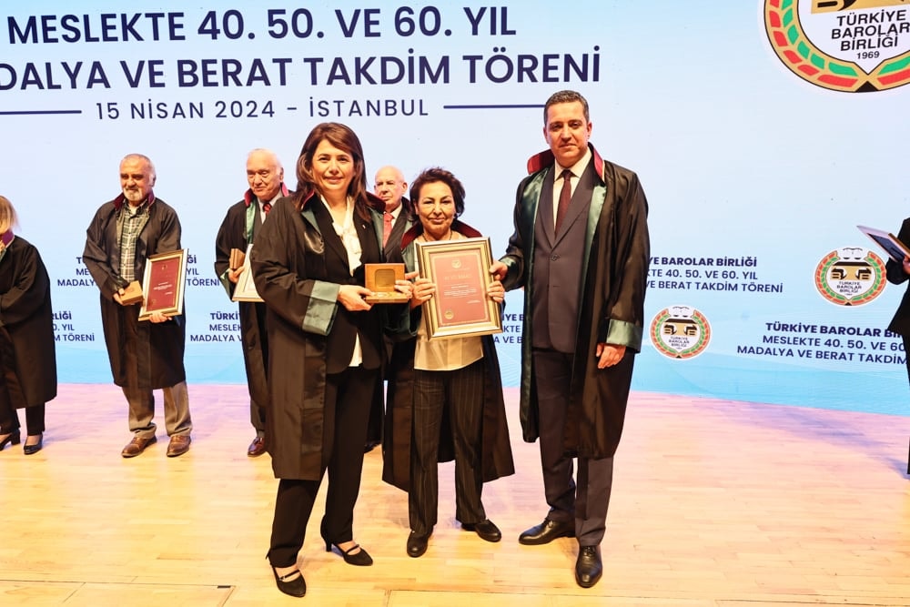 Meslekte 40, 50 ve 60 Yılını Dolduran Meslektaşlarımıza Plaket Verildi - 310