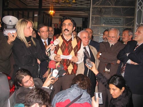Adalet Bakanlığının Yeni Genelgesi Üzerine Avukat Behiç Aşçı Eylemine Son Verdi - 6