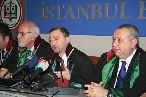 Baroya Karşı Hukuksuzlukların, Sindirme Ve Yıldırma Girişimlerinin Yoğunlaşması Üzerine İstanbul Barosu Yönetim Kurulu Olağanüstü Genel Kurul Kararı Aldı
 - 42