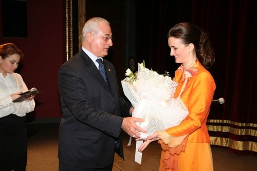 Anjelika Akbar’I Dinledik - 10