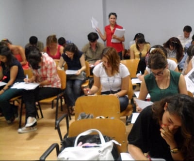 32. Dönem Hukuk İngilizcesi Ve Terminolojisi Derslerini Tamamlayanlara Katılım Belgeleri Verildi 
 - 11