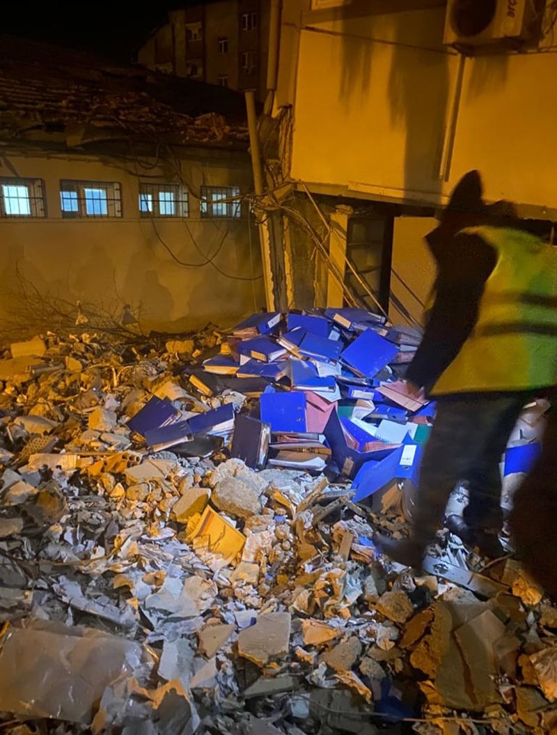 Hatay Çevre ve Şehircilik Müdürlüğü Enkazındaki Belgeler Baromuz Talebiyle Muhafaza Altına Alındı