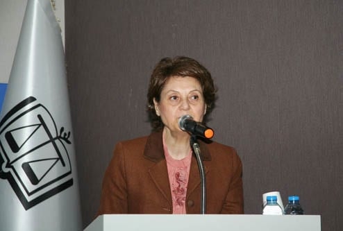 Kadın Hakları Ve Aile İçi Şiddet Semineri Devam Ediyor

 - 49