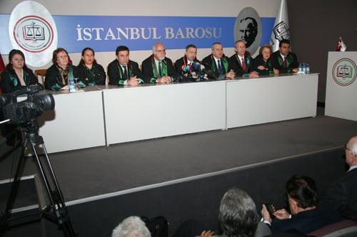 Baroya Karşı Hukuksuzlukların, Sindirme Ve Yıldırma Girişimlerinin Yoğunlaşması Üzerine İstanbul Barosu Yönetim Kurulu Olağanüstü Genel Kurul Kararı Aldı
 - 35